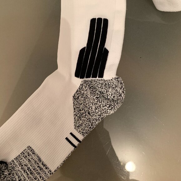 BNWT GYMSHARK POWERLIFTING KNEE LENGTH LIMITED EDITION LUXURY SOCKS SZ S WHITE - Picture 5 of 6
